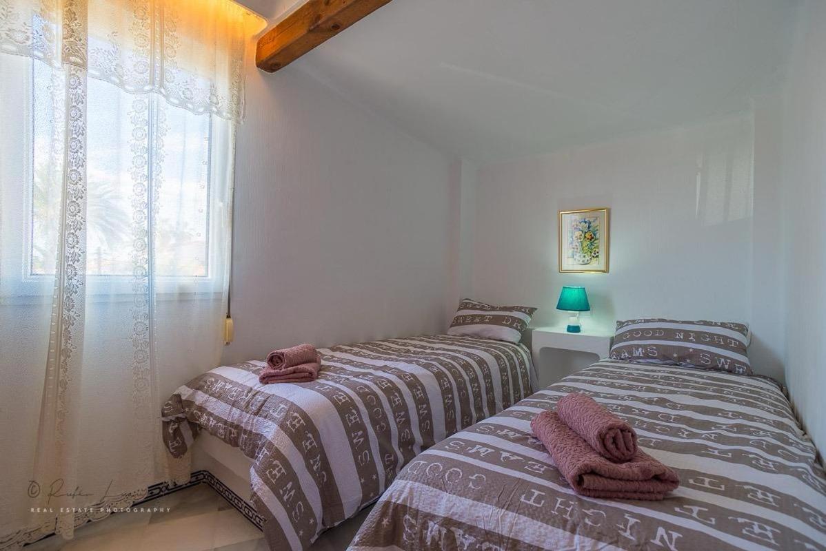 Apartamento Aldea Del Mar ตอร์เรเวียคา ภายนอก รูปภาพ