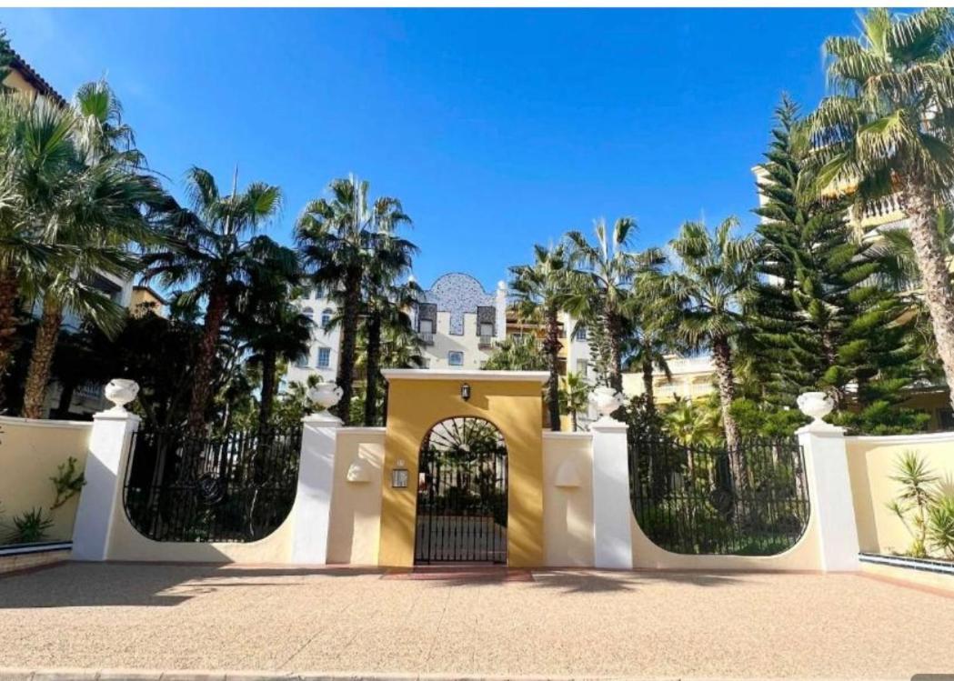 Apartamento Aldea Del Mar ตอร์เรเวียคา ภายนอก รูปภาพ